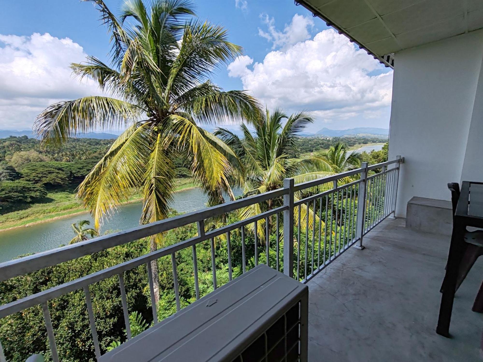 Mahaweli View Inn Kandy Eksteriør bilde
